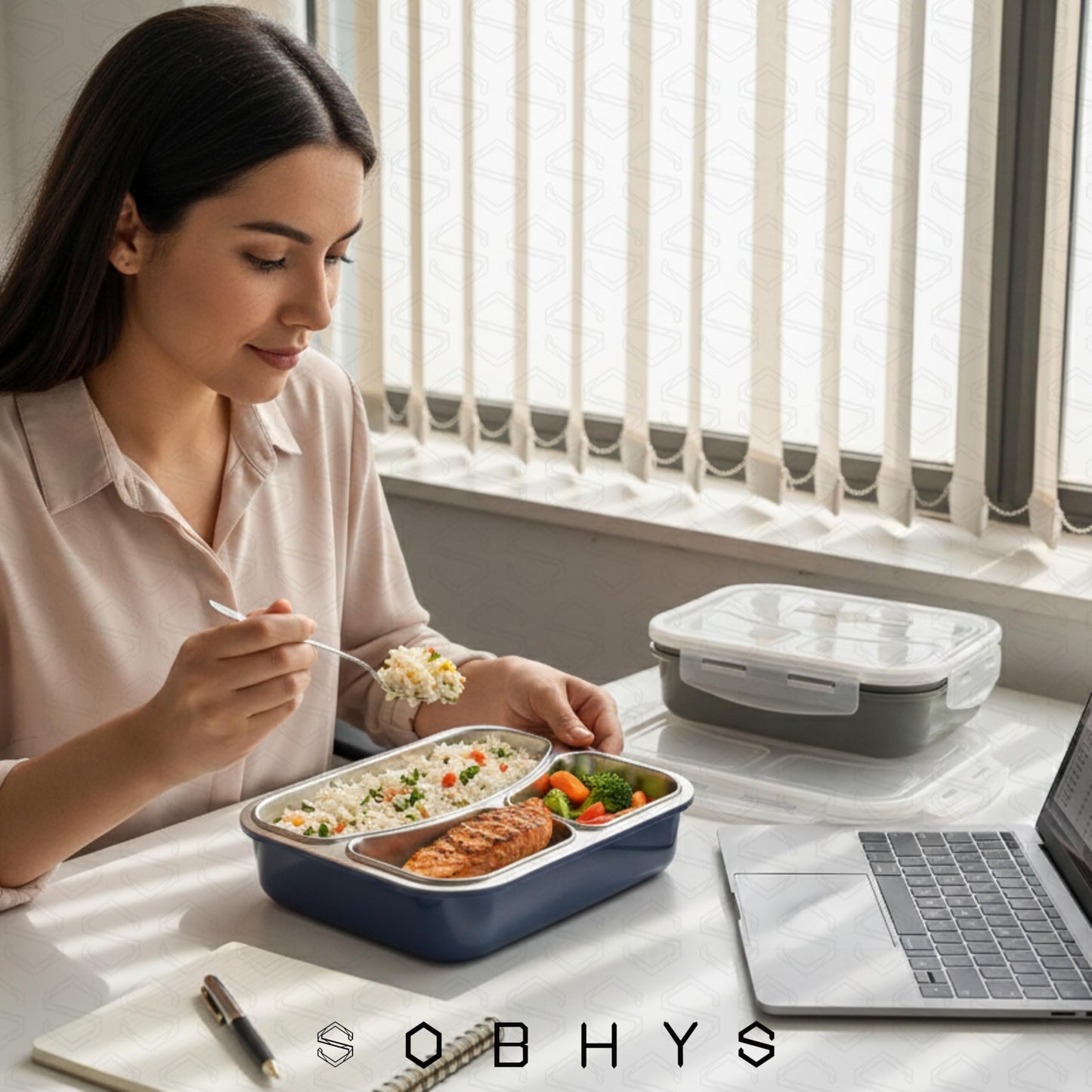 Stainless Steel Lunch Box with 3 Compartments - Blush Beige